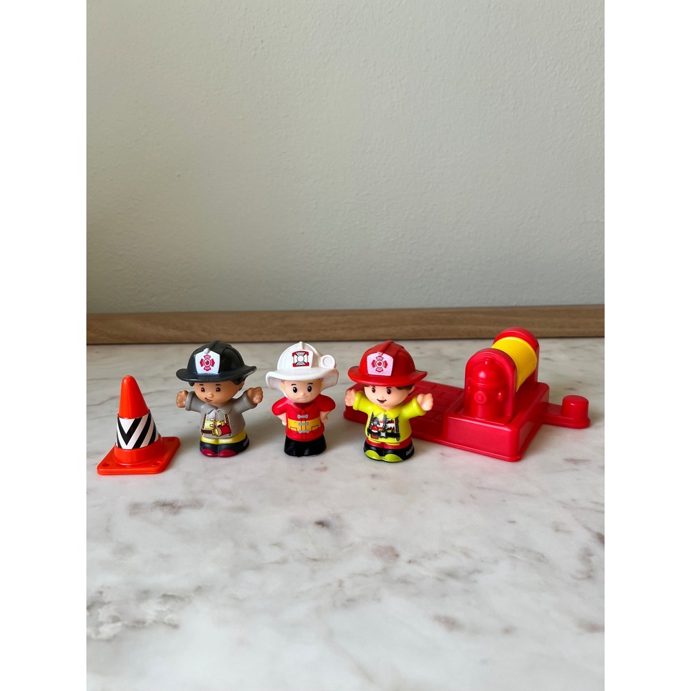 Fisher-Price Little People Fire Station Fire Marshal Firefighters Toy Set - Picture 5 of 9